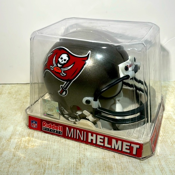 Vintage - "Riddell" NFL Tampa Bay Buccaneers Mini Football Helmut - NIB - Picture 2 of 7